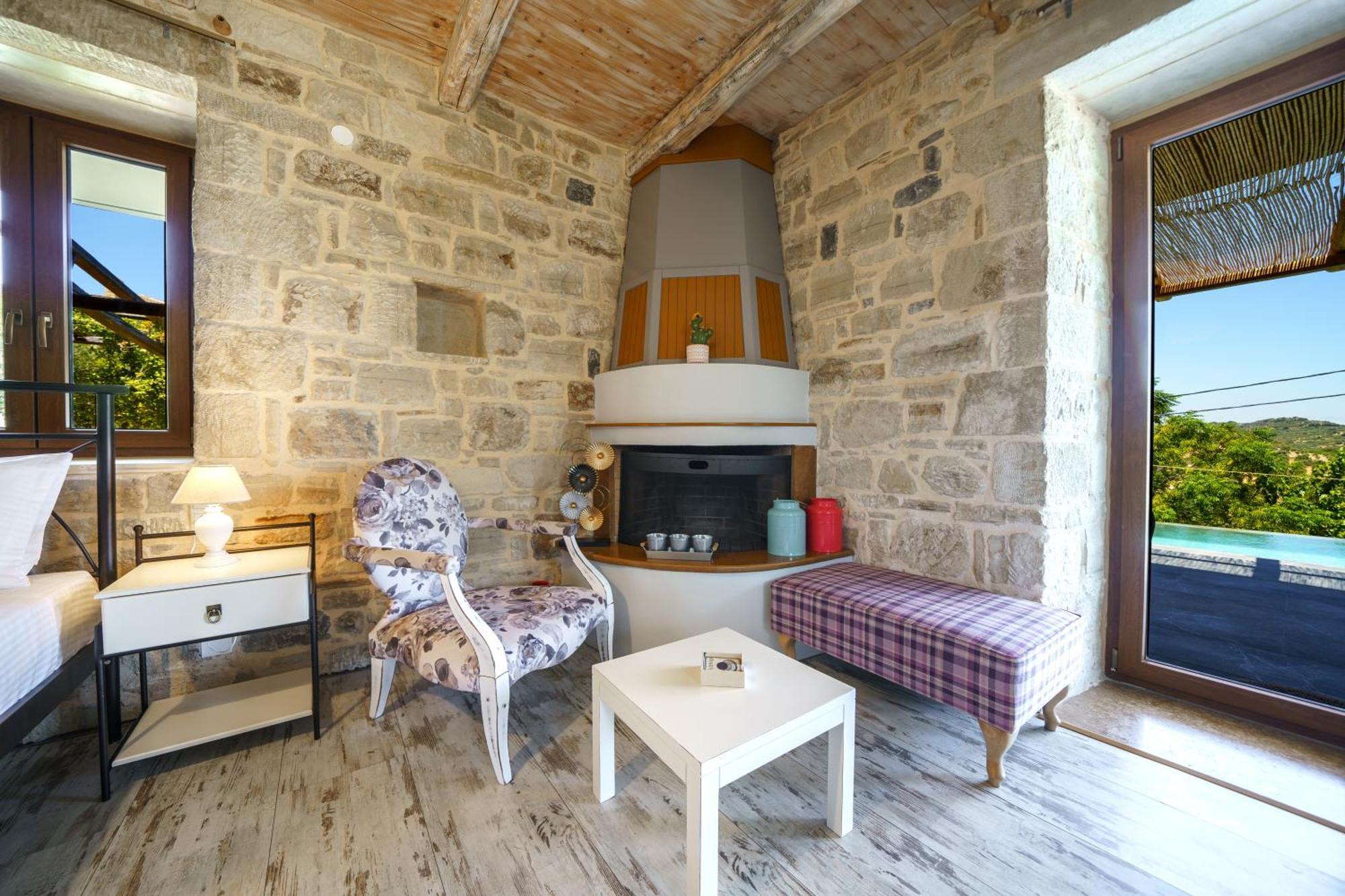 Asion Lithos Apartment