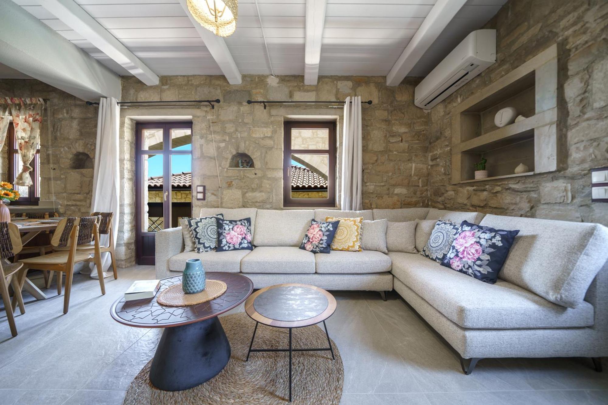 Asion Lithos Apartment