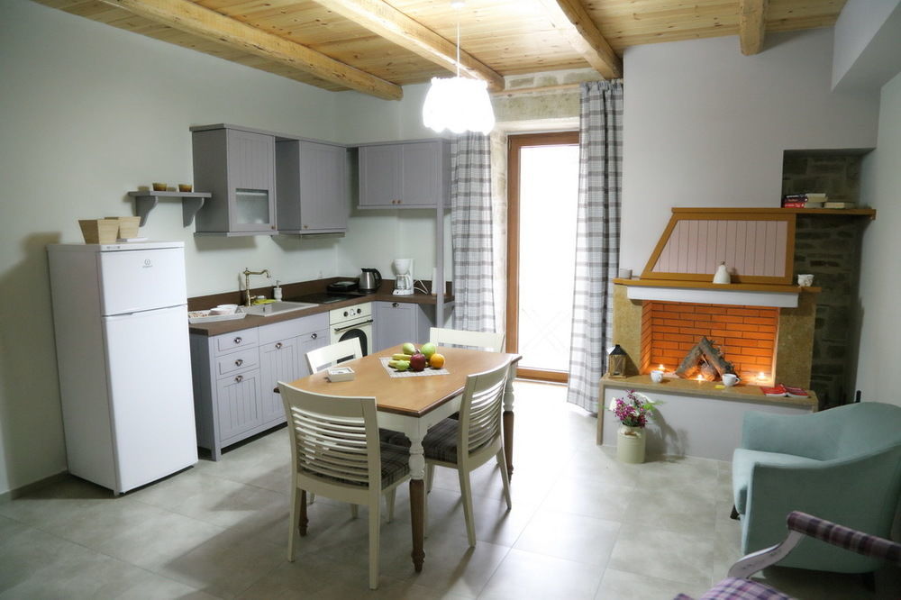 Asion Lithos Apartment *