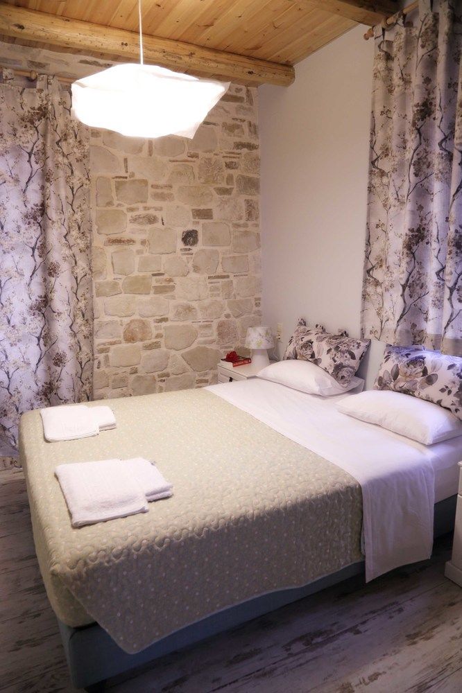 Asion Lithos Apartment *